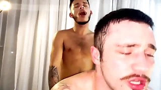 Meti meu Pauzão no rabo reach urso gostoso e enchi de Leite