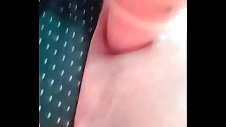 Brincando com meu cuzinho - Playing with my ass